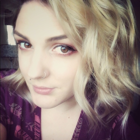 Meet your Posher, Jess - Picture 1 of 1